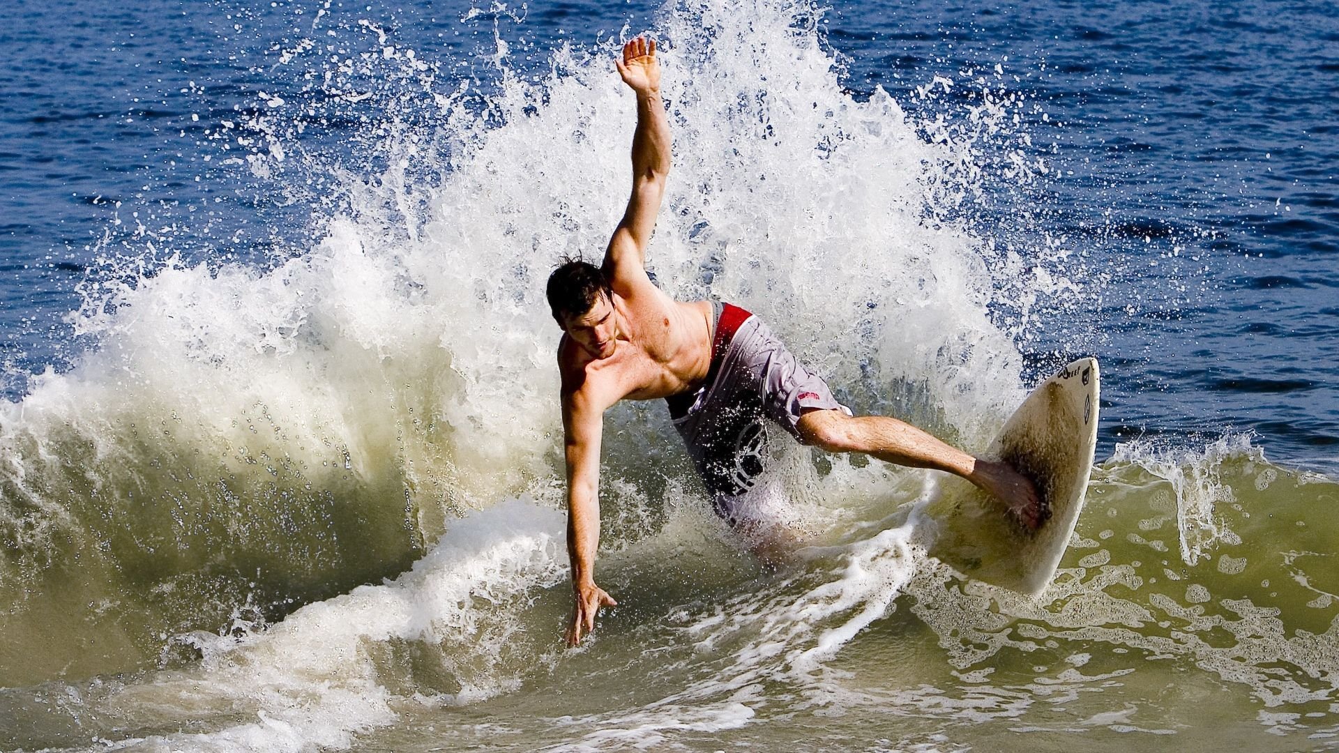 全国高山越野赛选手挑战极限天气，2021崀山越野赛